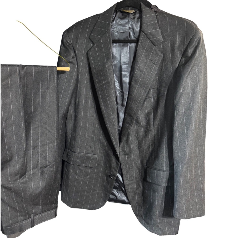 Southwick Suit Mens 40 Wool Pinstripe Charcoal Gray Vintage Old Money Business